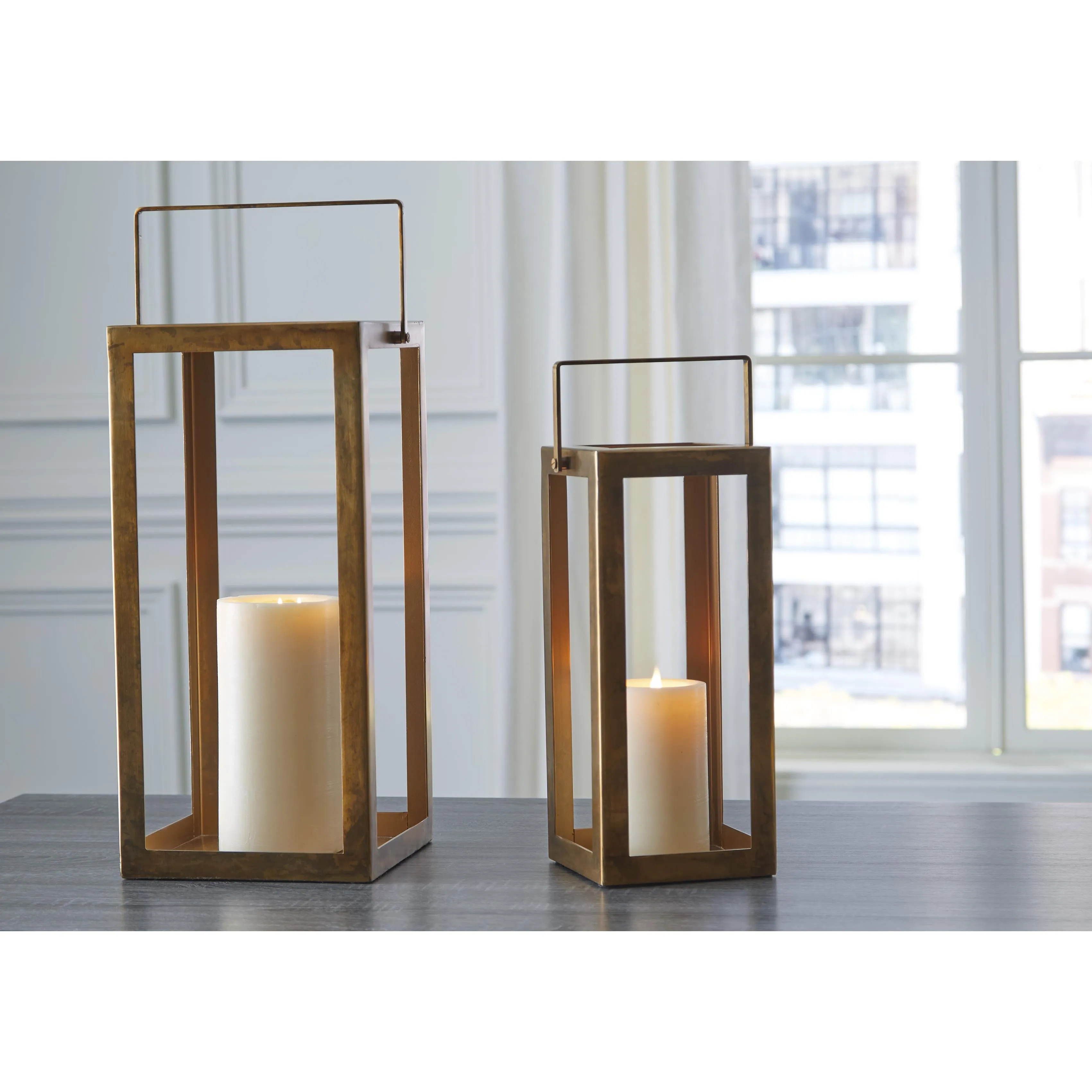 Signature Design by Ashley Briana A2000529 Lantern